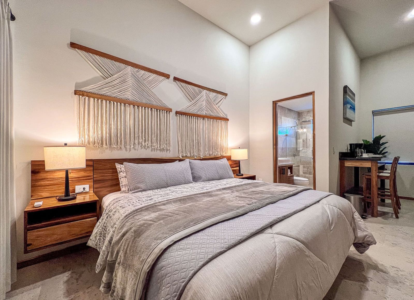 King Junior Suite with king bed