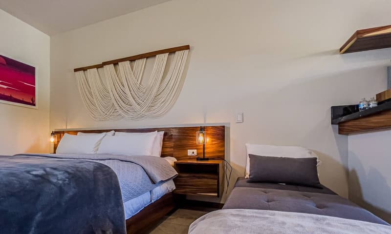 Suite bedroom