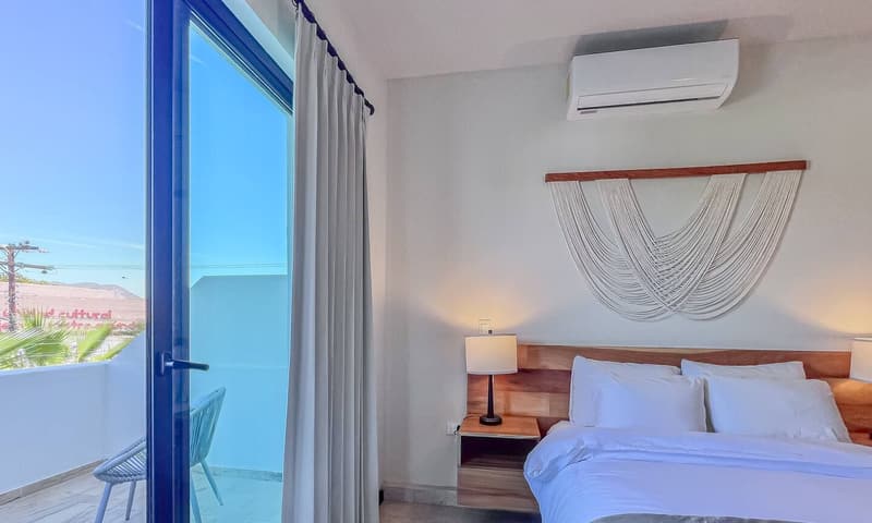 Bedroom opening onto the terrace